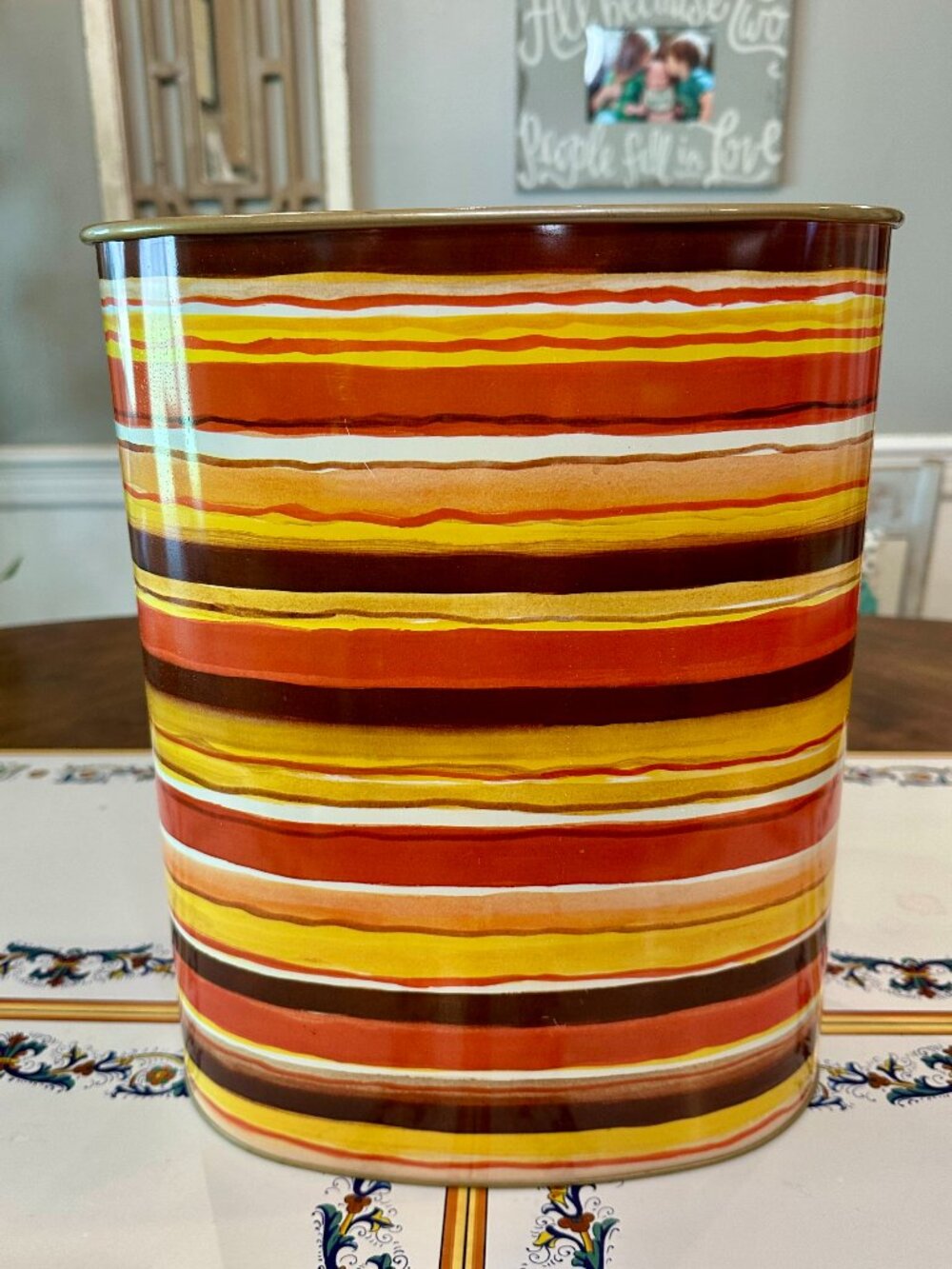 vintage (1960-1970) metal wastebasket by Decoware